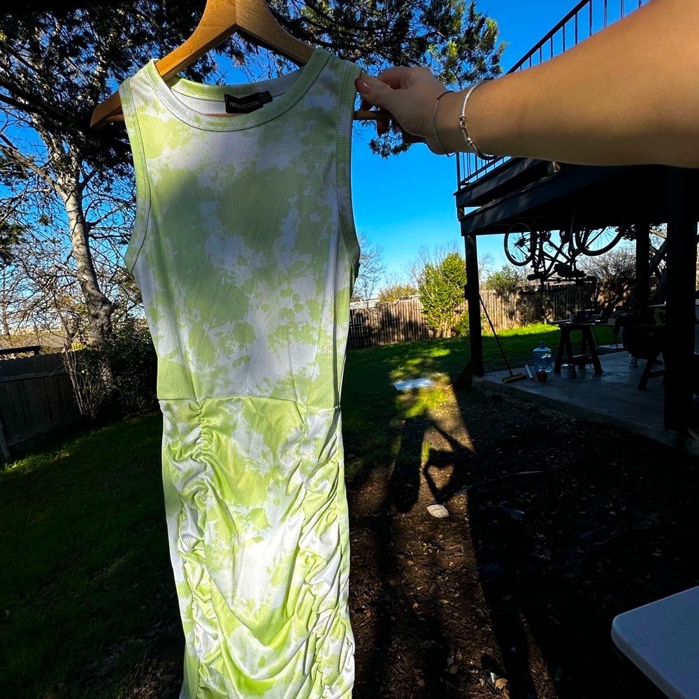 Green Tie-Dye Sleeveless Dress